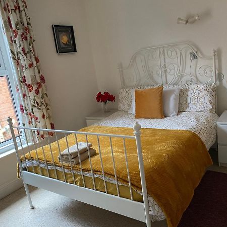 Charminster Homestay Bournemouth Esterno foto