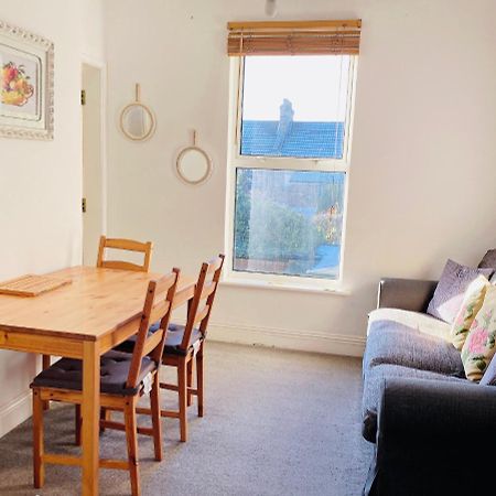 Charminster Homestay Bournemouth Esterno foto