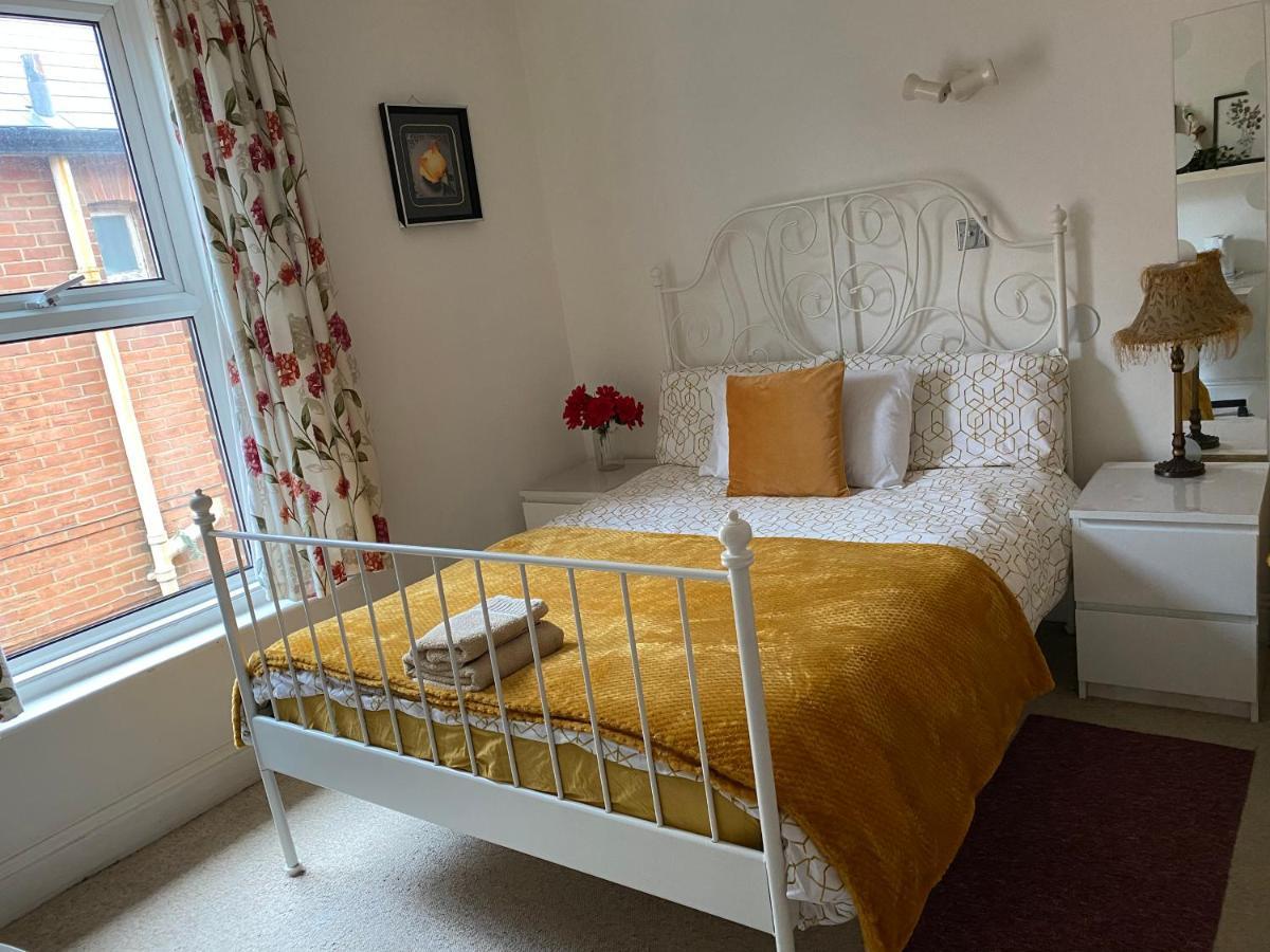 Charminster Homestay Bournemouth Esterno foto